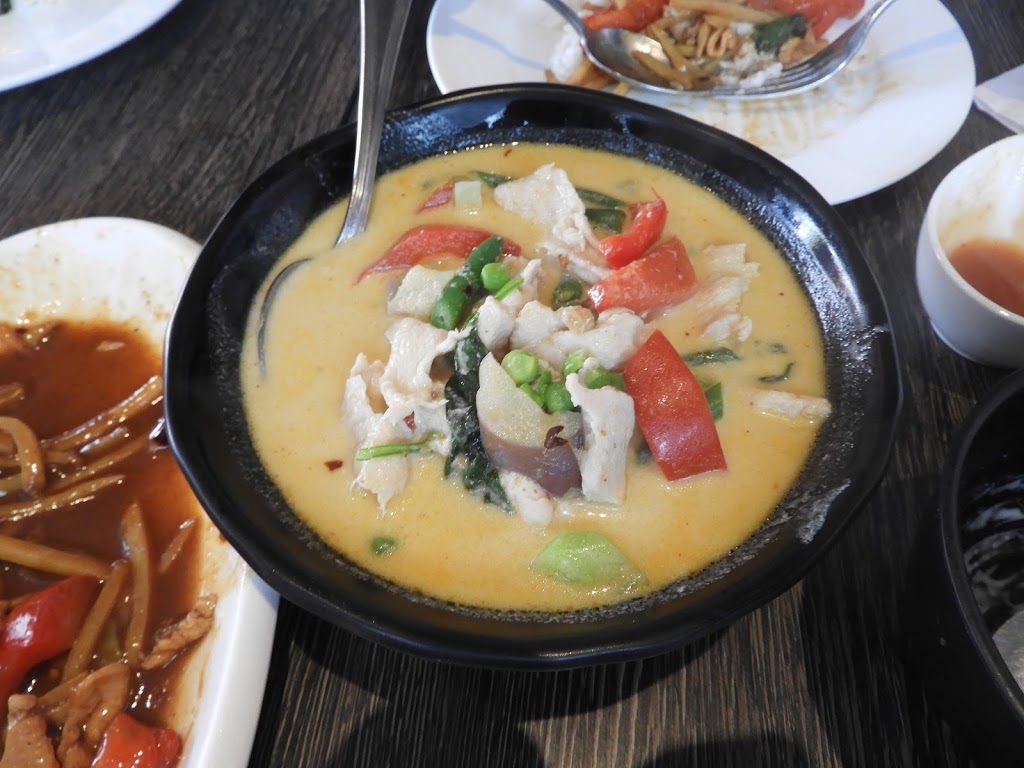 Kin Thai Kitchen & Bar | 2443 161a St #50, Surrey, BC V3Z 0M6, Canada | Phone: (604) 385-3223