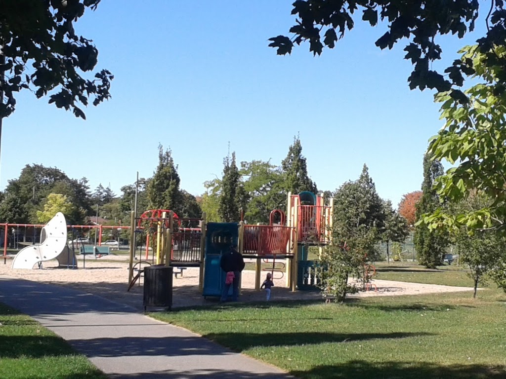 Saint Laurent Park | 845 Rue Poirier, Saint-Laurent, QC H4L 1G4, Canada | Phone: (514) 855-6127
