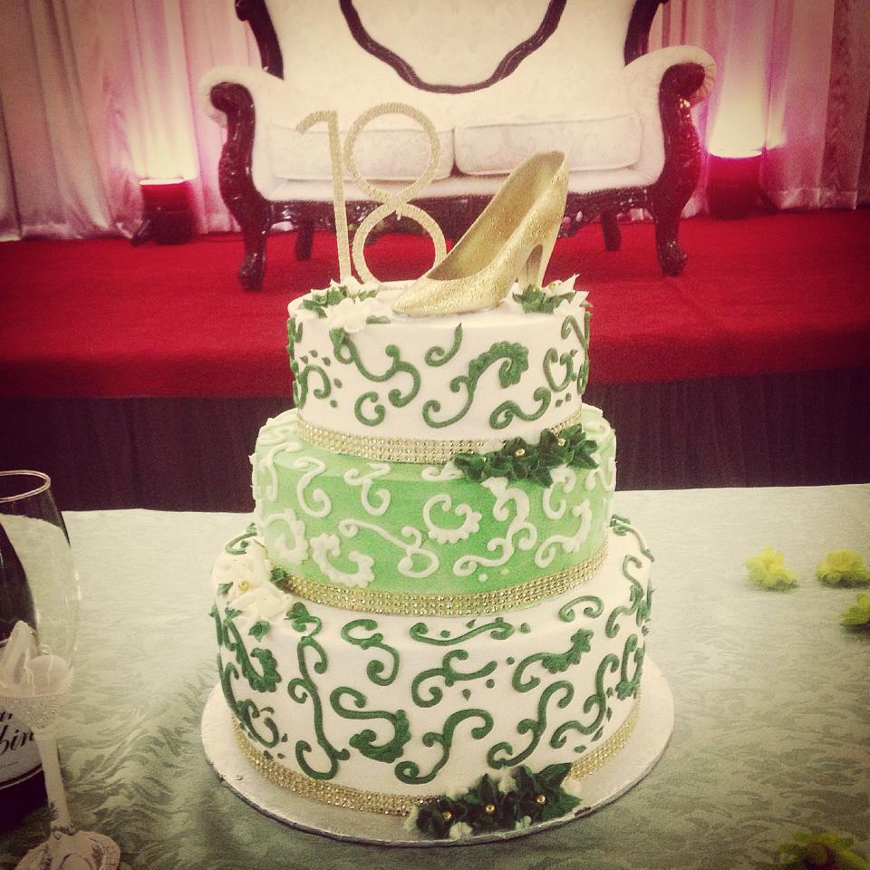 la Cakery | 6-954 Leathorne St, London, ON N5Z 3M5, Canada | Phone: (519) 601-5444
