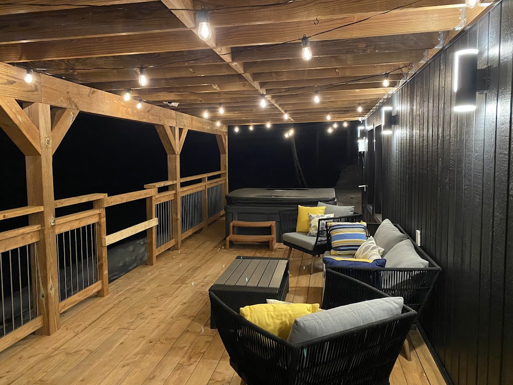 Bohème Noire | 22 Chem. Dent, Lac-des-Plages, QC J0T 1K0, Canada | Phone: (613) 853-0097