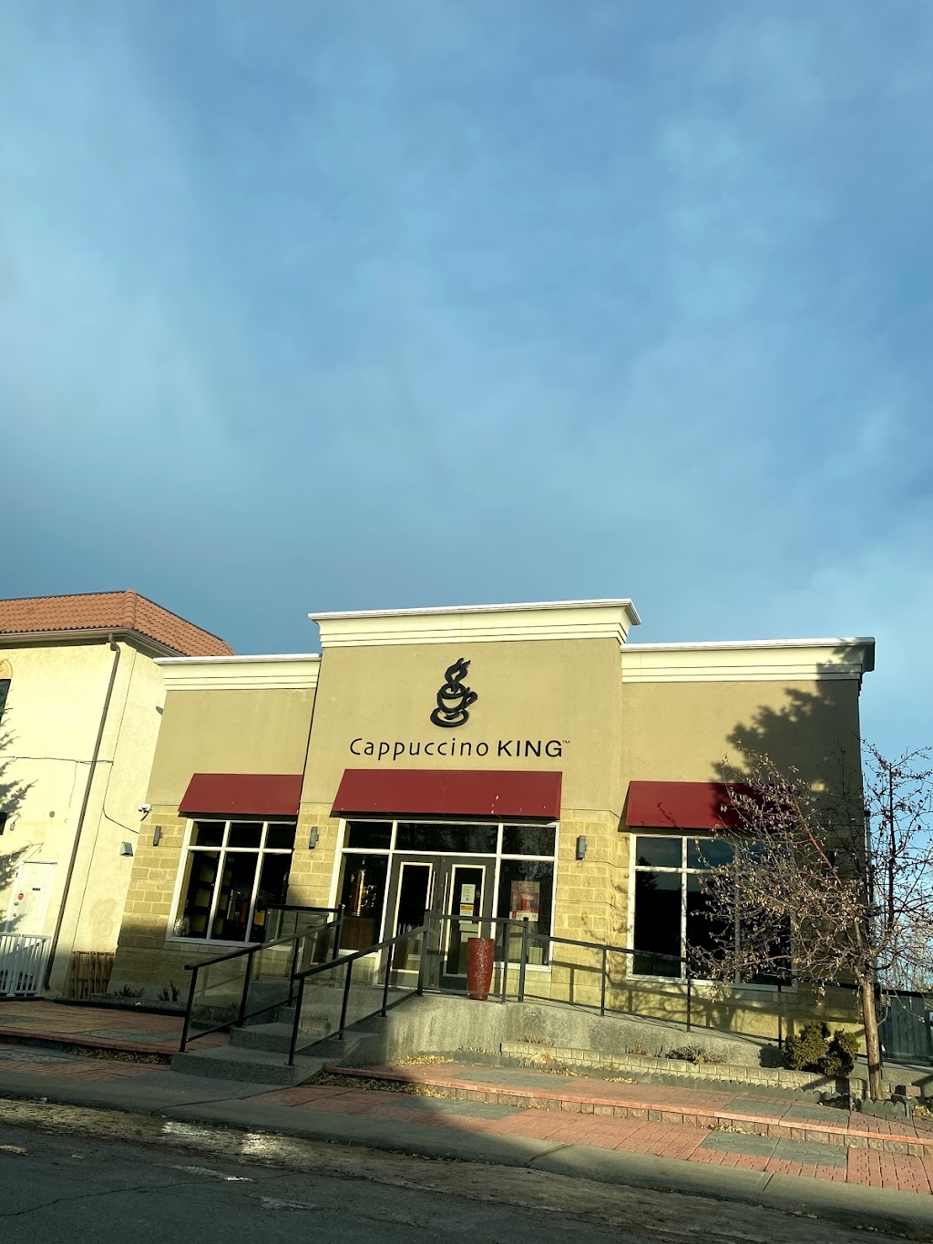 Cappuccino King | 410 23 Ave NE, Calgary, AB T2E 1V9, Canada | Phone: (403) 277-5169