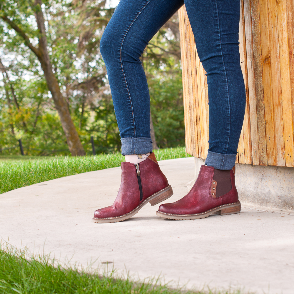 Kunitz Shoes Saddleback rd. | 837 Saddleback Rd NW, Edmonton, AB T6J 5R4, Canada | Phone: (780) 438-4259