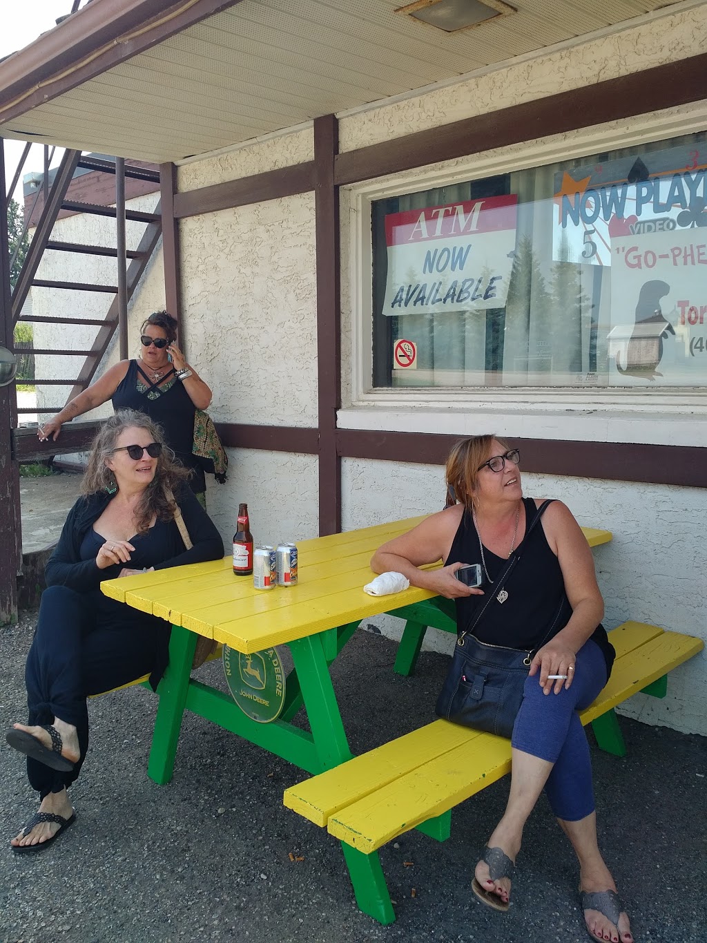 Torrington Hotel | 102 1 Ave, Torrington, AB T0M 2B0, Canada | Phone: (403) 631-3886