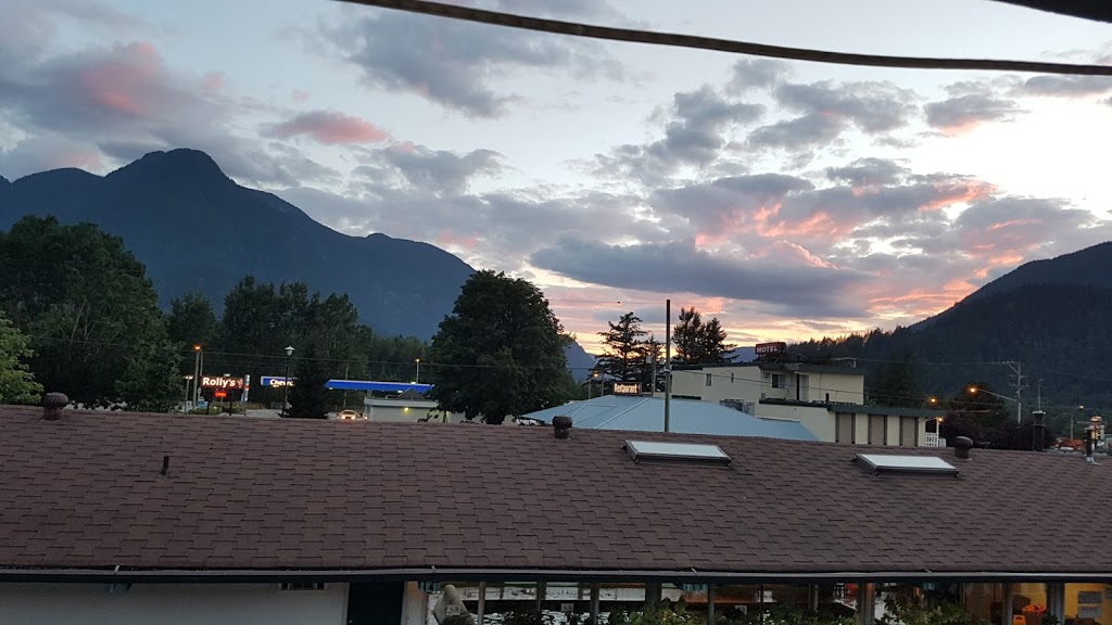 Slumber Lodge Motel | 250 Fort St, Hope, BC V0X 1L0, Canada | Phone: (604) 869-5666