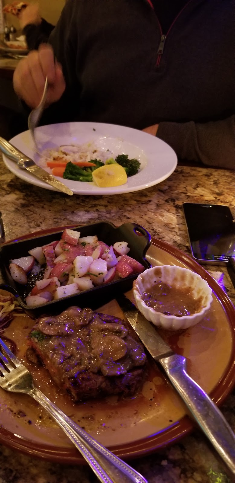 Lunas Bistro | 3004 Cinema Pl, Bellingham, WA 98226, USA | Phone: (360) 306-8676