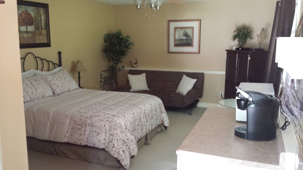 Guest Suites on Benvenuto | 1130 Benvenuto Ave, Brentwood Bay, BC V8M 1J6, Canada | Phone: (855) 352-2071