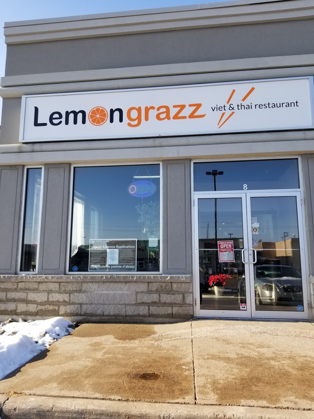 Lemongrazz Viet & Thai Restaurant | 3280 Monarch Dr Unit 8, Orillia, ON L3V 8A2, Canada | Phone: (705) 325-8338