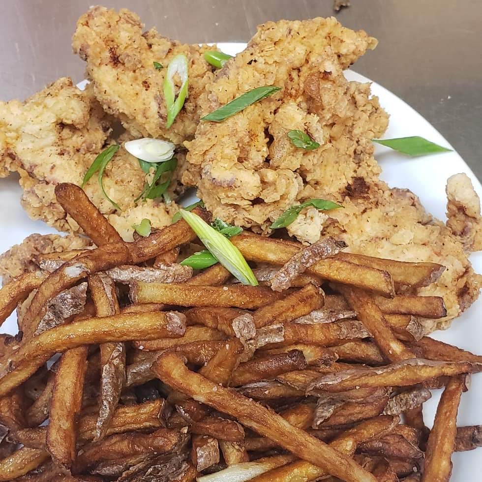 Rivercrest Inn | 4200 Main St, West Saint Paul, MB R4A 2A2, Canada | Phone: (204) 339-5206