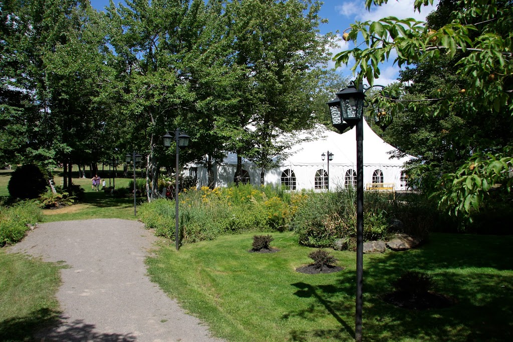 Solomon Gardens | 1830 Salisbury Rd, Moncton, NB E1E 4P7, Canada | Phone: (506) 857-0039