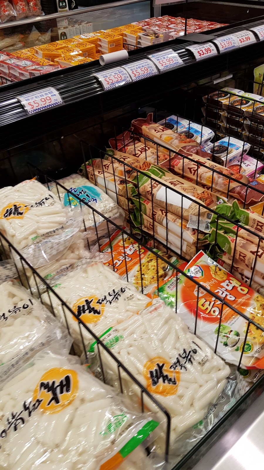 FoodyWorld | 3000 Sexsmith Rd, Richmond, BC V6X 4K9, Canada | Phone: (604) 233-0886