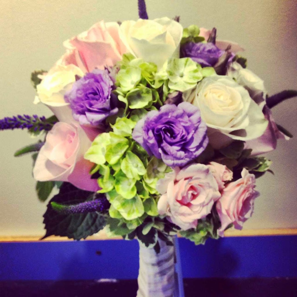Flowerchild Florist (Online) | 1163 Pinetree Way, Coquitlam, BC V3B 8A9, Canada | Phone: (604) 945-6945
