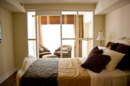 Hearthstone By The Bay | 3 Marine Parade Dr, Etobicoke, ON M8V 3Z5, Canada | Phone: (416) 259-4466