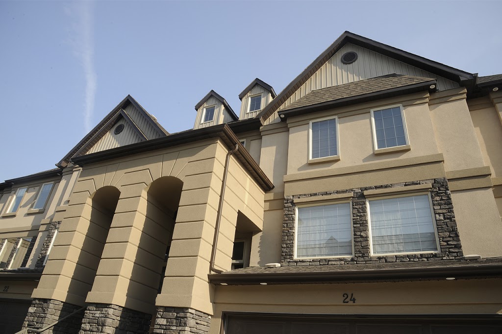 Dels Exteriors Winnipeg - Roofing, Siding, Stucco, Soffits, Stone Contractors | 432 Harbison Ave, Winnipeg, MB R2L 0A9, Canada | Phone: (204) 388-6269