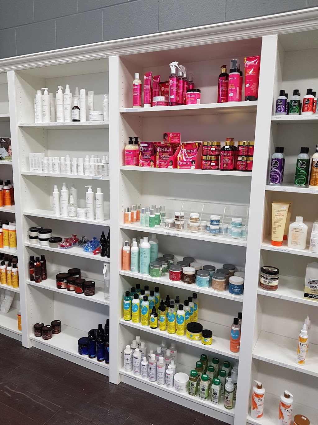 Curl Warehouse | 526 42 Ave SE, Calgary, AB T2G 1Y6, Canada | Phone: (587) 714-2875