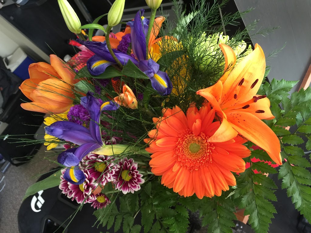Petals and Pots Flower and Gift Shop | 725 Ottawa St S, Kitchener, ON N2E 3H5, Canada | Phone: (519) 742-7221