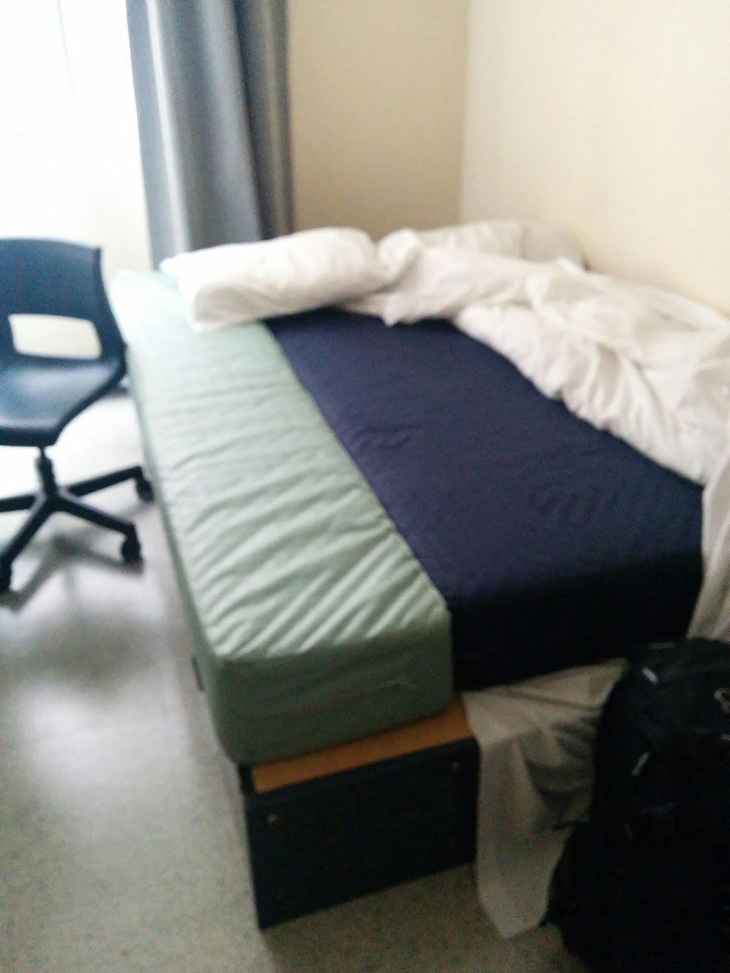 Résidences universitaires UQAM | 303 Boulevard René-Lévesque E, Montréal, QC H2X 3Y3, Canada | Phone: (514) 987-6669