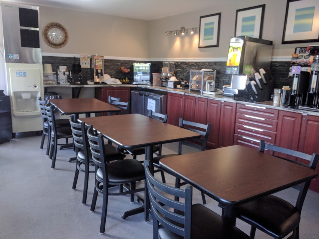 Moonlight Inn and Suites Sudbury | 350 Moonlight Ave, Sudbury, ON P3B 3W3, Canada | Phone: (705) 566-0321