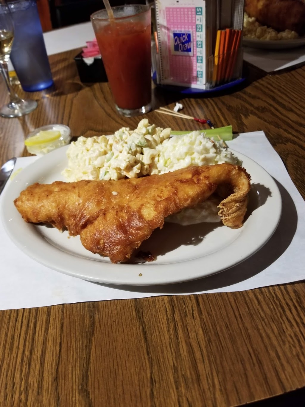 Genes Junkyard Bar & Grill | 501 Young St, Tonawanda, NY 14150, USA | Phone: (716) 743-1866