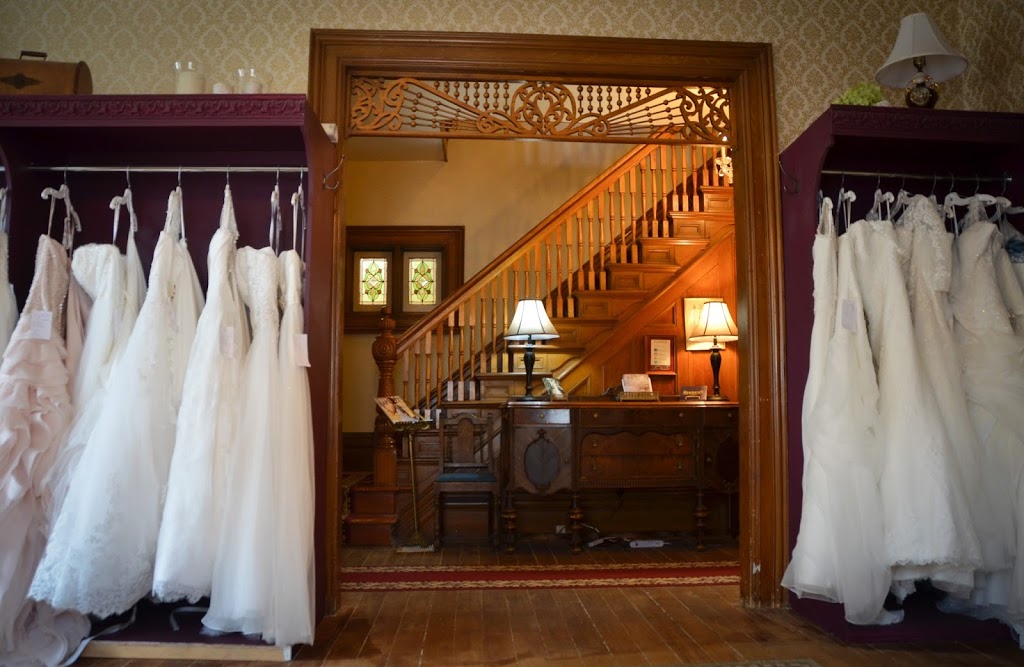 Sinders Bridal House | 10 Lake Ave W, Carleton Place, ON K7C 1L2, Canada | Phone: (613) 909-9594