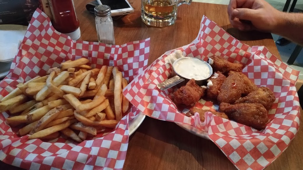 Chucks Roadhouse Bar & Grill | 310 Garrison Road Garrison Village Shopping Centre, Fort Erie, ON L2A 1M7, Canada | Phone: (905) 991-9444