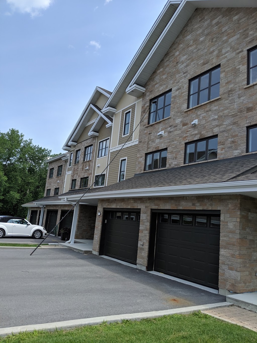 logementsalouervalleyfield | 2475 BOULEVARD DU BORD-DE-L’EAU, APP. #28, Salaberry-de-Valleyfield, QC J6S 0L5, Canada | Phone: (450) 601-6692