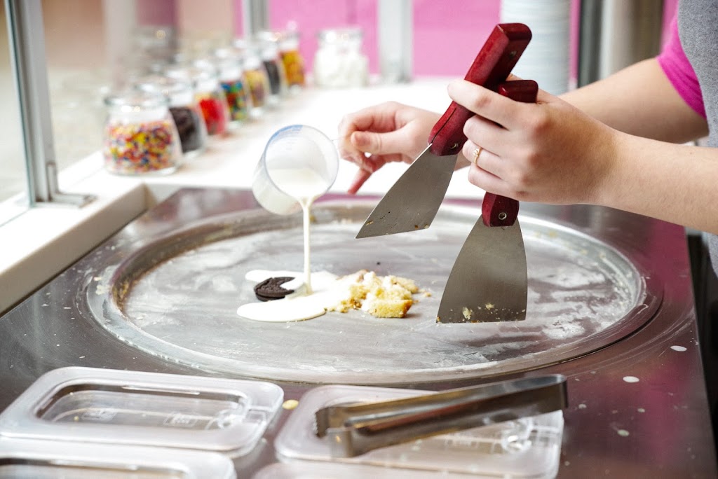 RollyPollyCow | 10990 Chinguacousy Rd, Brampton, ON L7A 0P1, Canada | Phone: (905) 495-6005