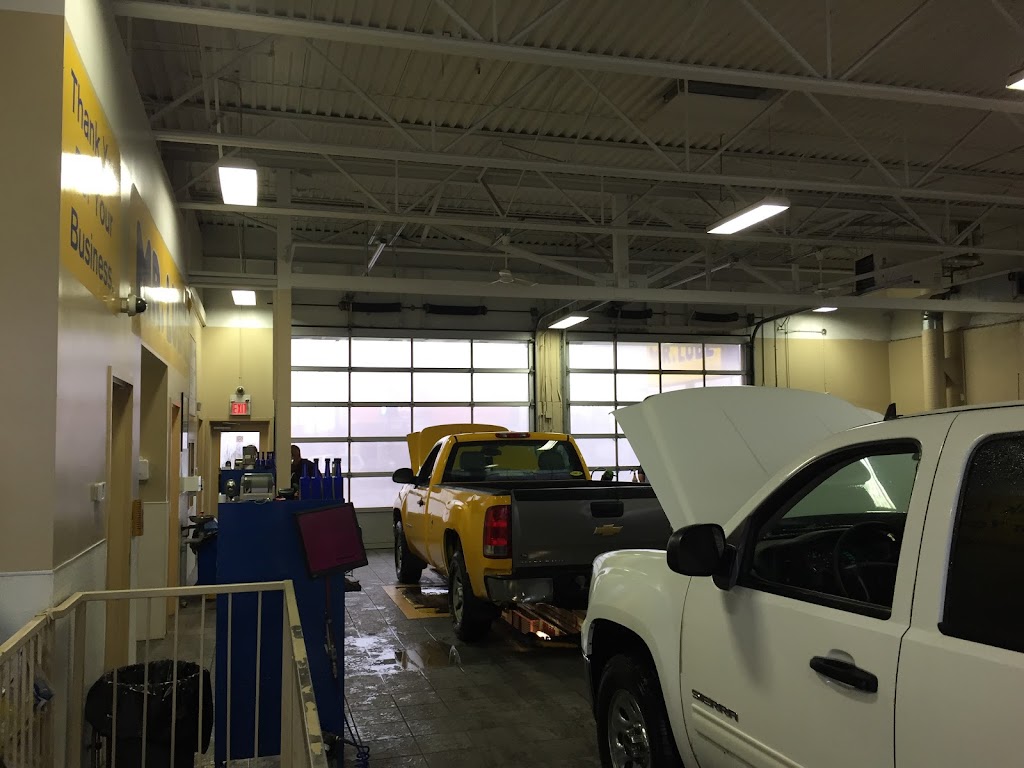 Mr. Lube + Tires | 708 Lansdowne St W, Peterborough, ON K9J 1Z3, Canada | Phone: (705) 743-9407