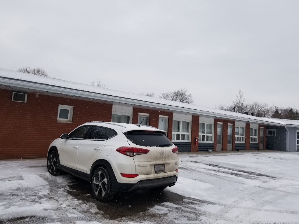 Pleasant Manor Motel | 9656 Beachwood Rd, Collingwood, ON L9Y 3Z7, Canada | Phone: (705) 445-4480