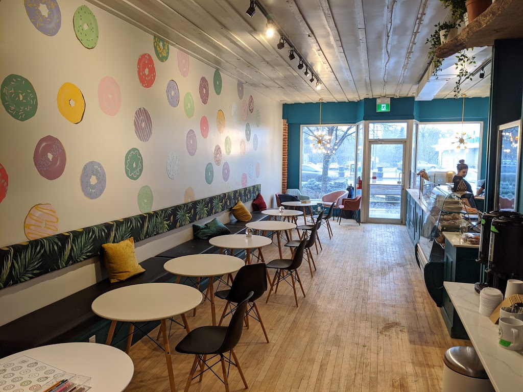 Lady Glaze Doughnuts | 701 Belmont Ave W, Kitchener, ON N2M 1P1, Canada | Phone: (519) 954-2424