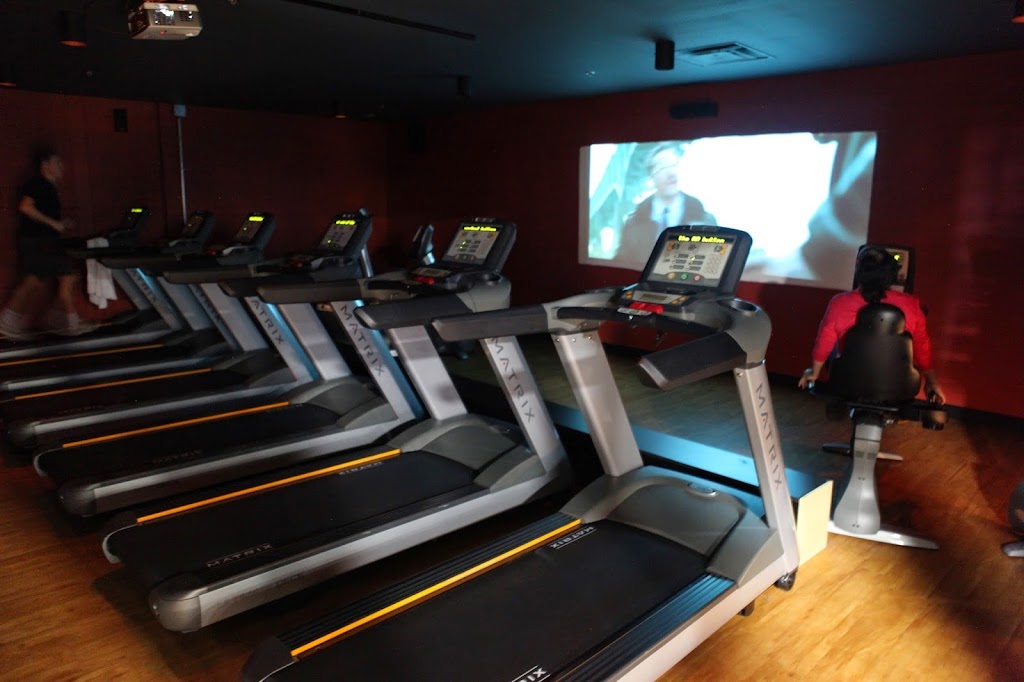 Golds Gym | 3131 Blvd. Cote-Vertu Ouest Suit C - 35, Saint-Laurent, QC H4R 1Y8, Canada | Phone: (514) 543-4653