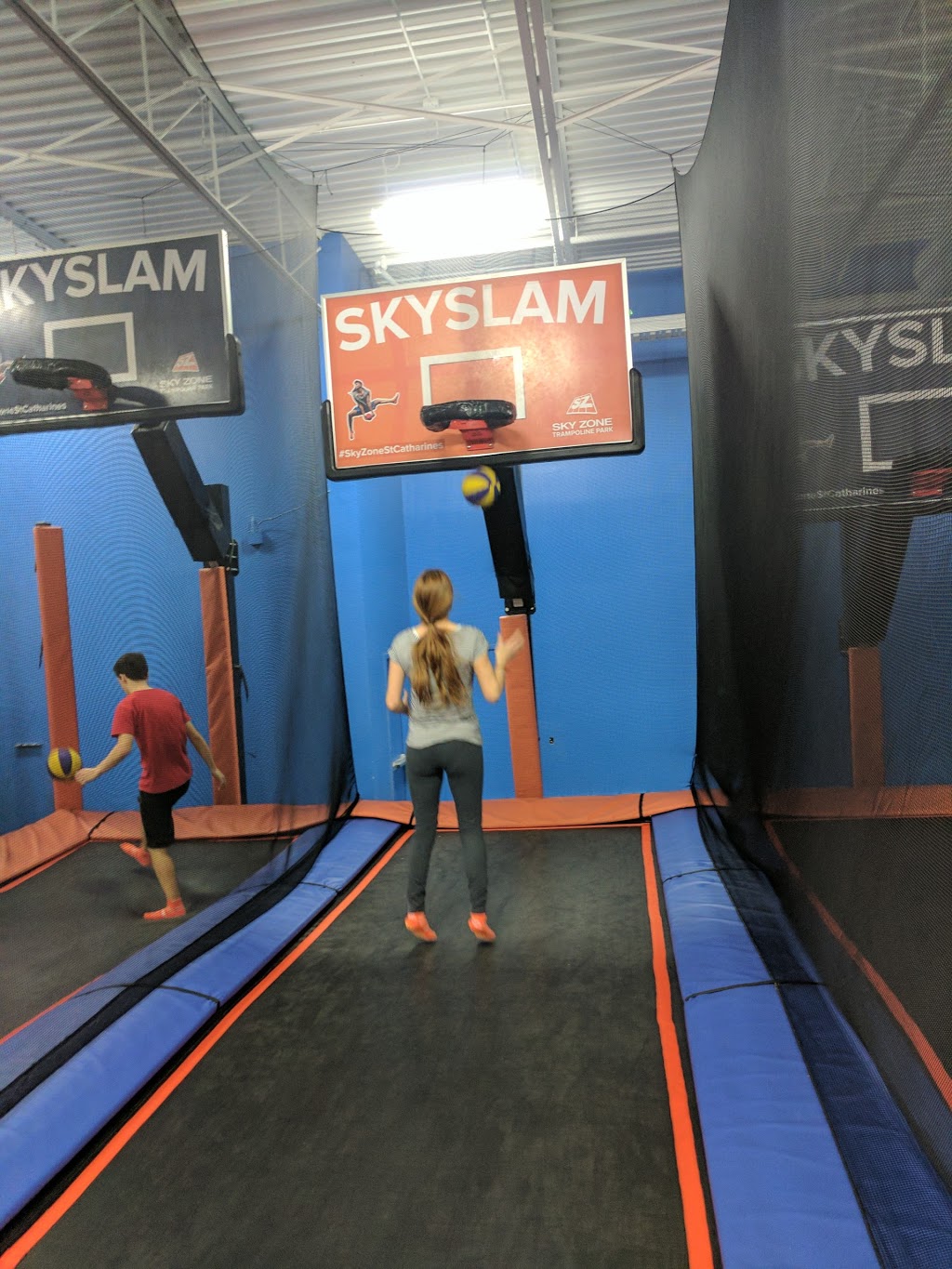 Sky Zone Trampoline Park 333 Ontario St St Catharines On L2r 5l3 Canada