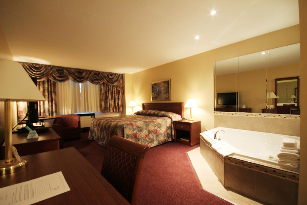 Adams Airport Inn | 2721 Bank St, Gloucester, ON K1T 1N1, Canada | Phone: (613) 738-3838