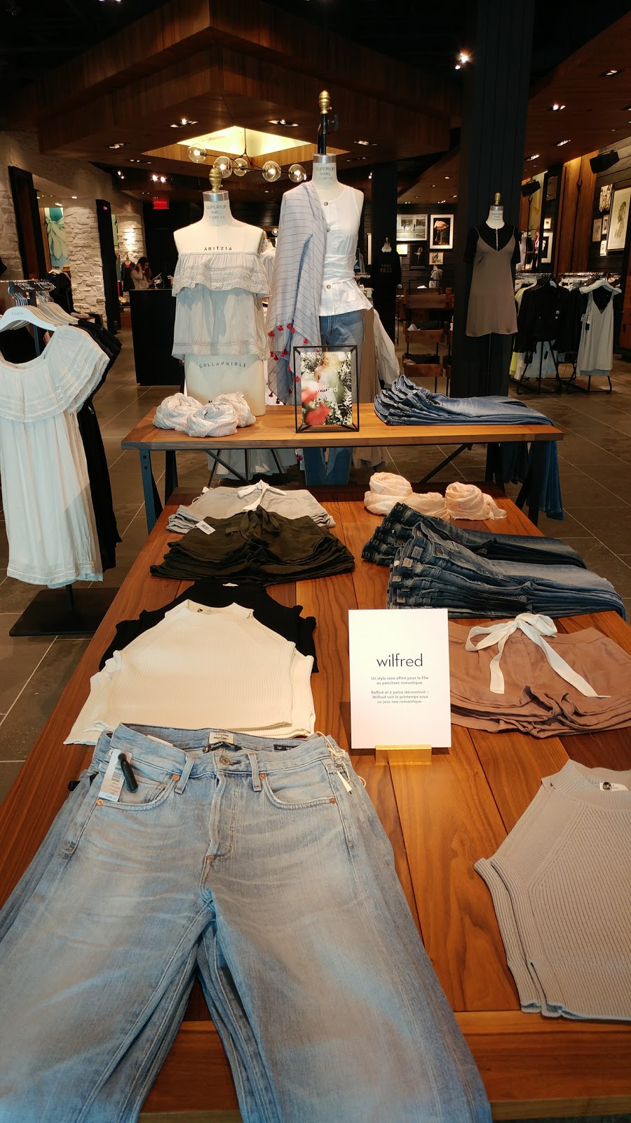 Aritzia | 6801 Route Transcanadienne, Pointe-Claire, QC H9R 5J2, Canada | Phone: (514) 630-1579