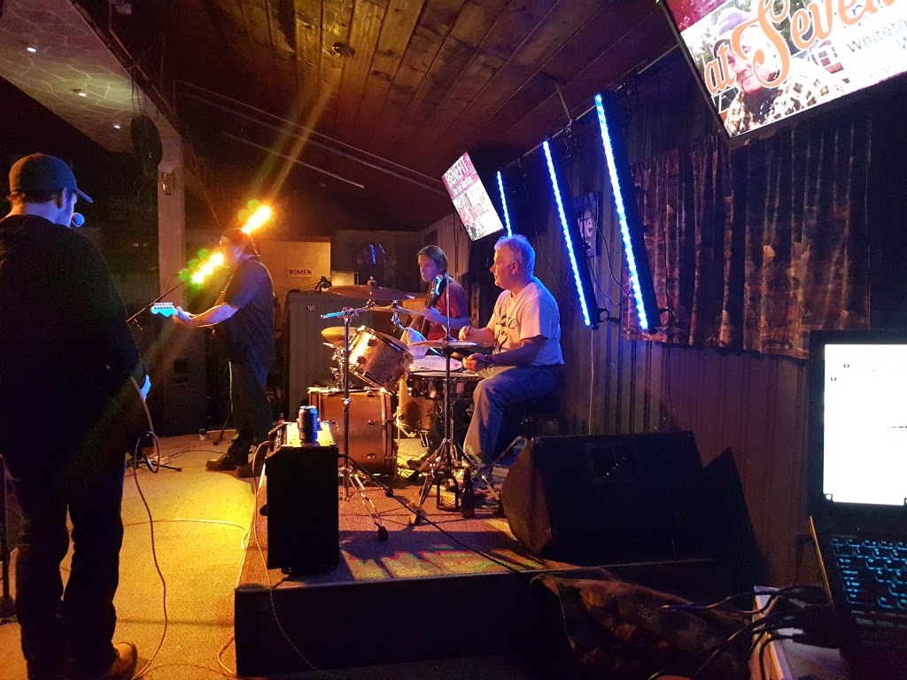 Whitetail Pub & Grill | 1988 S Main St, Westville, NS B0K 2A0, Canada | Phone: (902) 396-1759