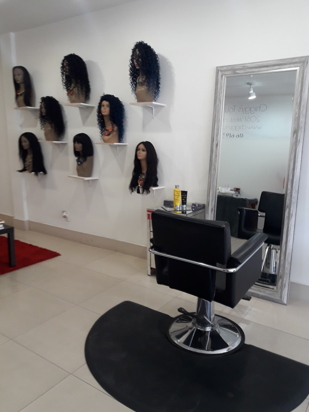 Chiggys Touch Hair Boutique | 2051 Weston Rd, York, ON M9N 1X7, Canada | Phone: (416) 619-5477