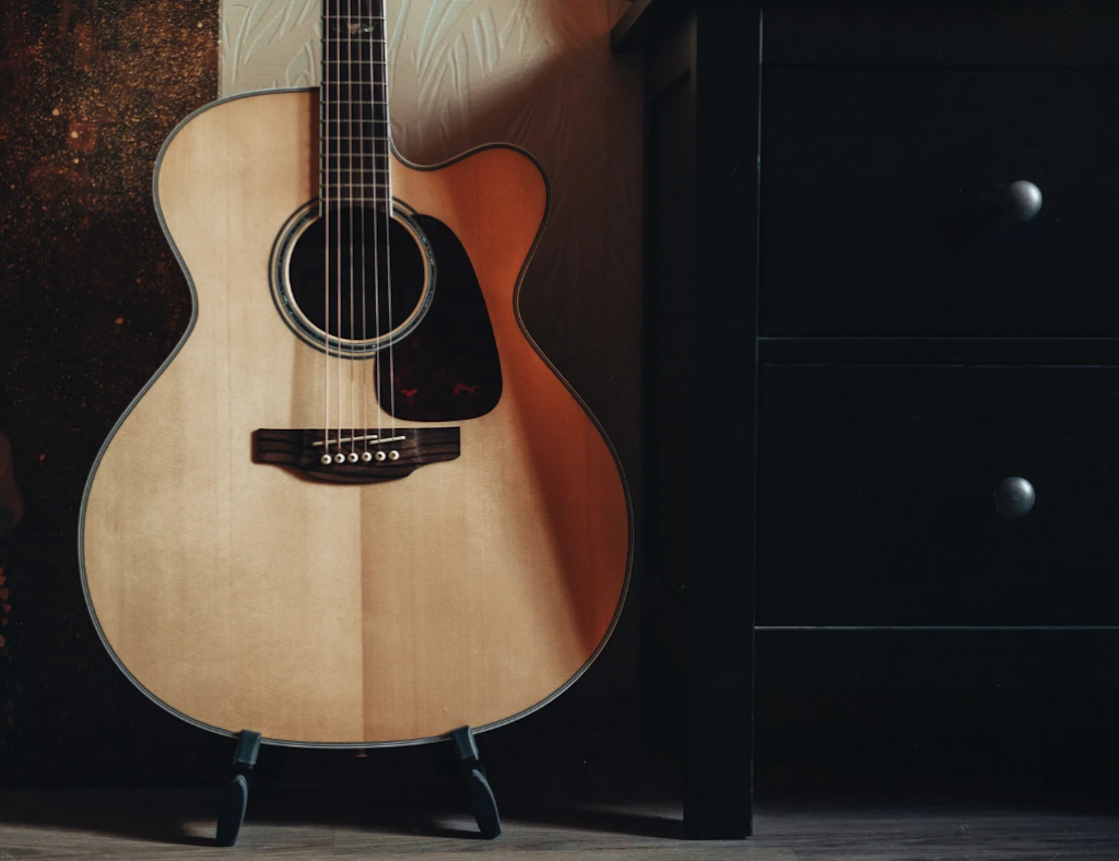 Acoustic Guitar Classes | 136 S Creek Dr, Kitchener, ON N2P 2N3, Canada | Phone: (647) 466-9293