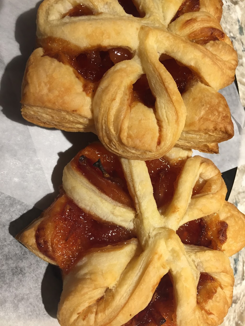 Little Apple Café And Bakeshop | 140 Morrison Rd, Longview, AB T0L 1H0, Canada | Phone: (403) 558-0068