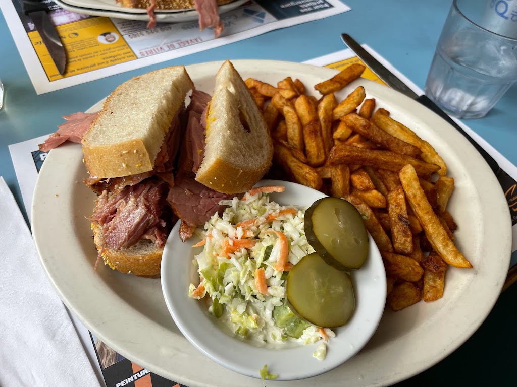 Delicatessen Place Granby | 302 Rue Principale, Granby, QC J2G 2W4, Canada | Phone: (450) 378-3768