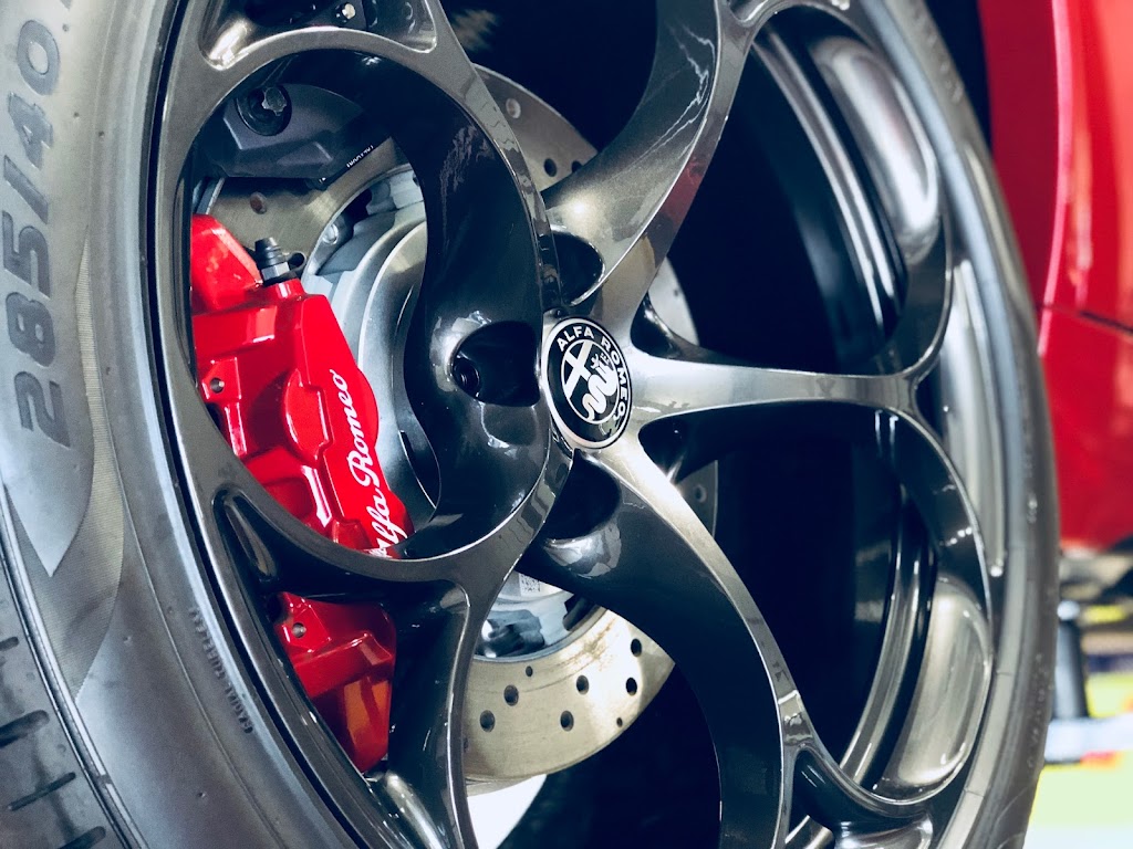 DesSources Alfa Romeo (Montreal, Vaudreuil, Rive-Sud) | 3352 Bd des Sources, Dollard-des-Ormeaux, QC H9B 1Z9, Canada | Phone: (877) 462-1061