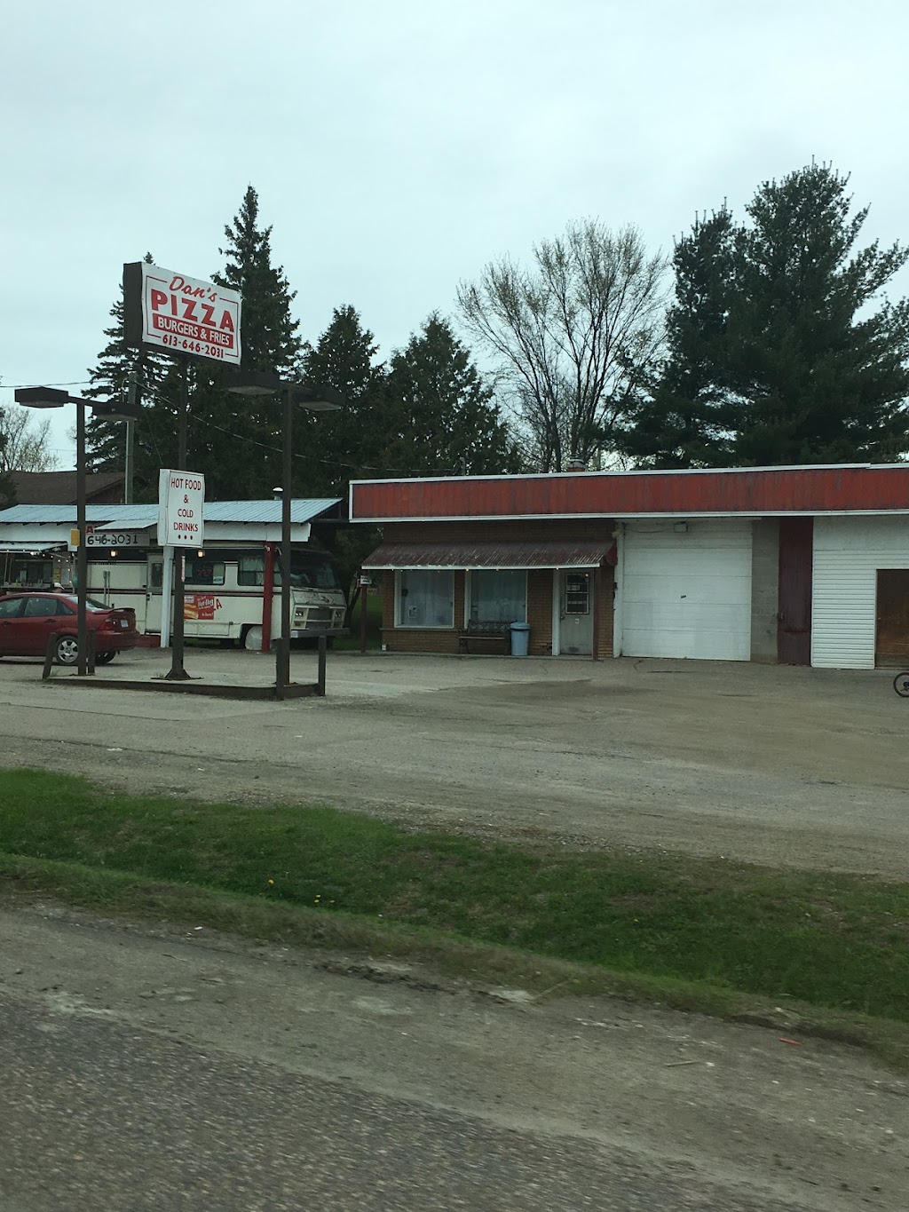 Dans Pizza | 54 Hwy 17, Cobden, ON K0J 1K0, Canada | Phone: (613) 646-2031