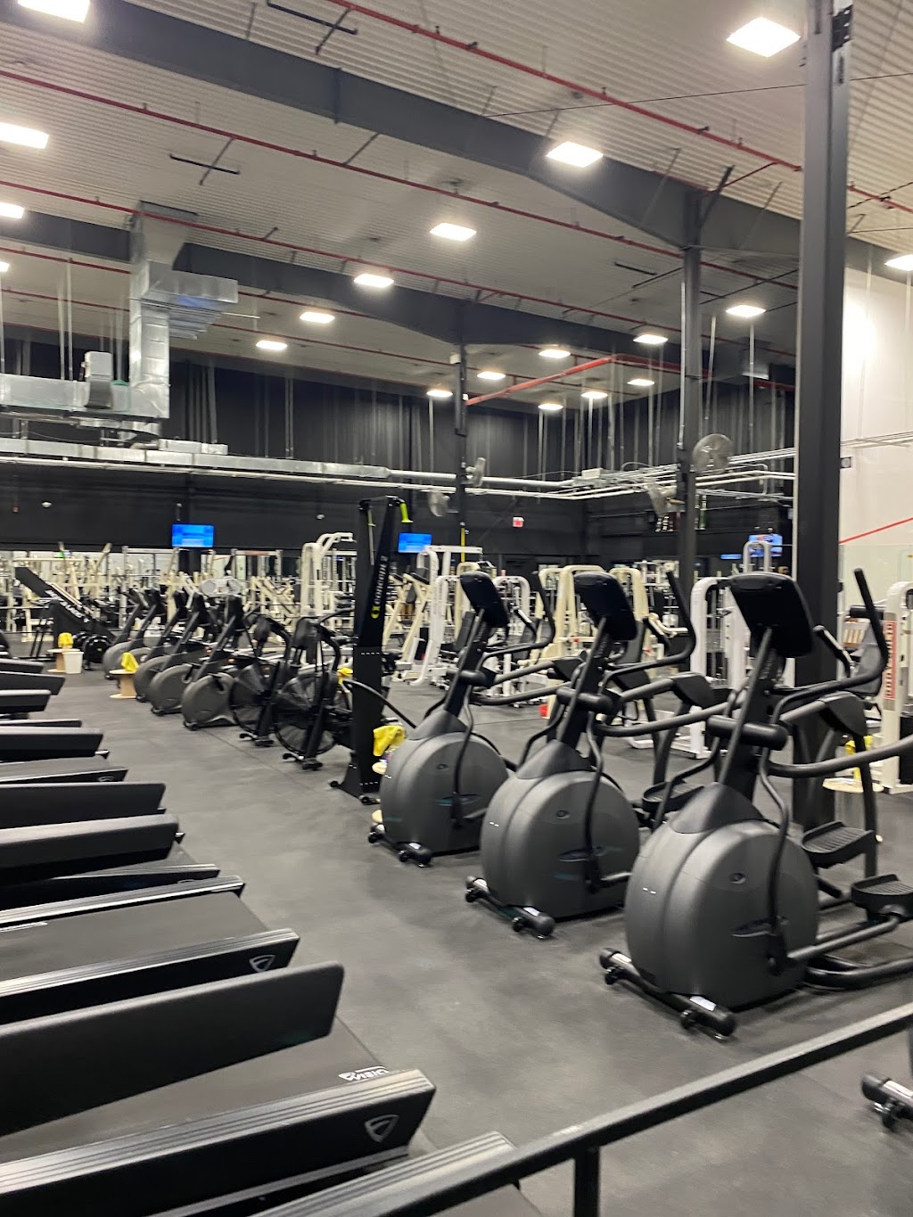 St Thomas Health Club | 1 Silver St, St Thomas, ON N5P 4L8, Canada | Phone: (519) 633-8481