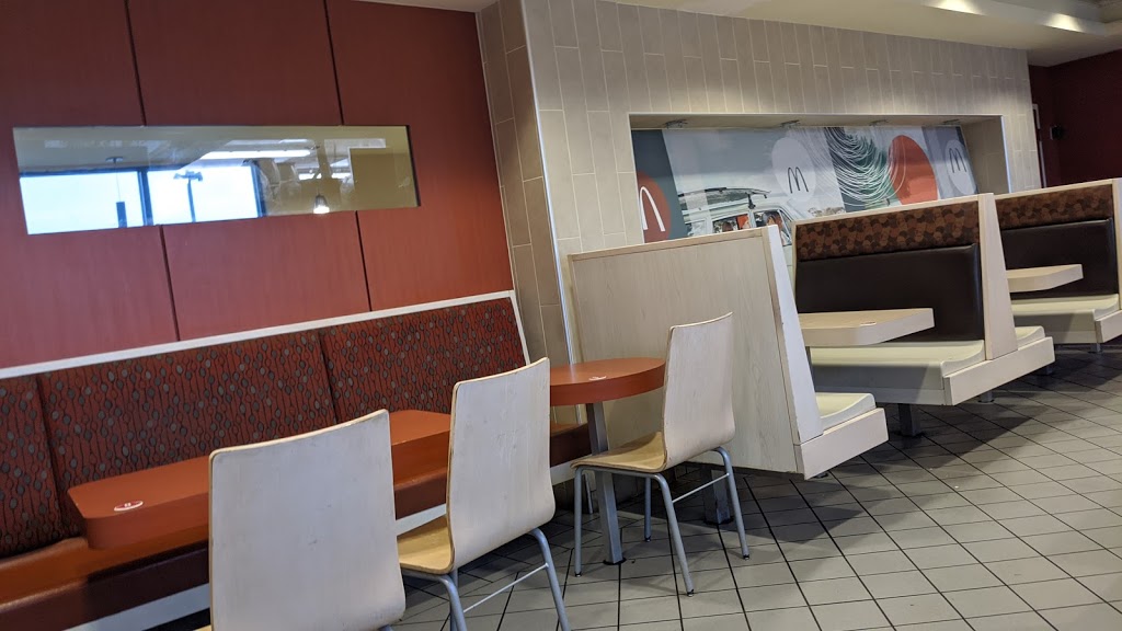 McDonalds | 193 Nicol St, Nanaimo, BC V9R 4T1, Canada | Phone: (250) 754-5123