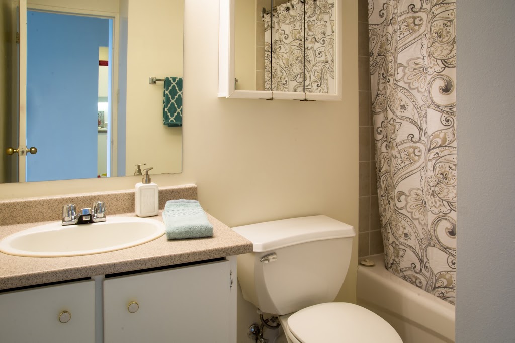 Castle Hill | 1000 Castle Hill Crescent, Ottawa, ON K2C 3L7, Canada | Phone: (613) 691-6524