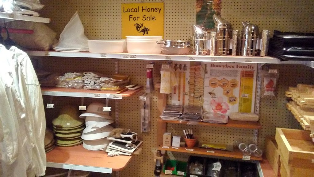 Buckerfields Feeds & Pet Supplies | 1970 Keating Cross Rd, Saanichton, BC V8M 2A6, Canada | Phone: (250) 652-9188