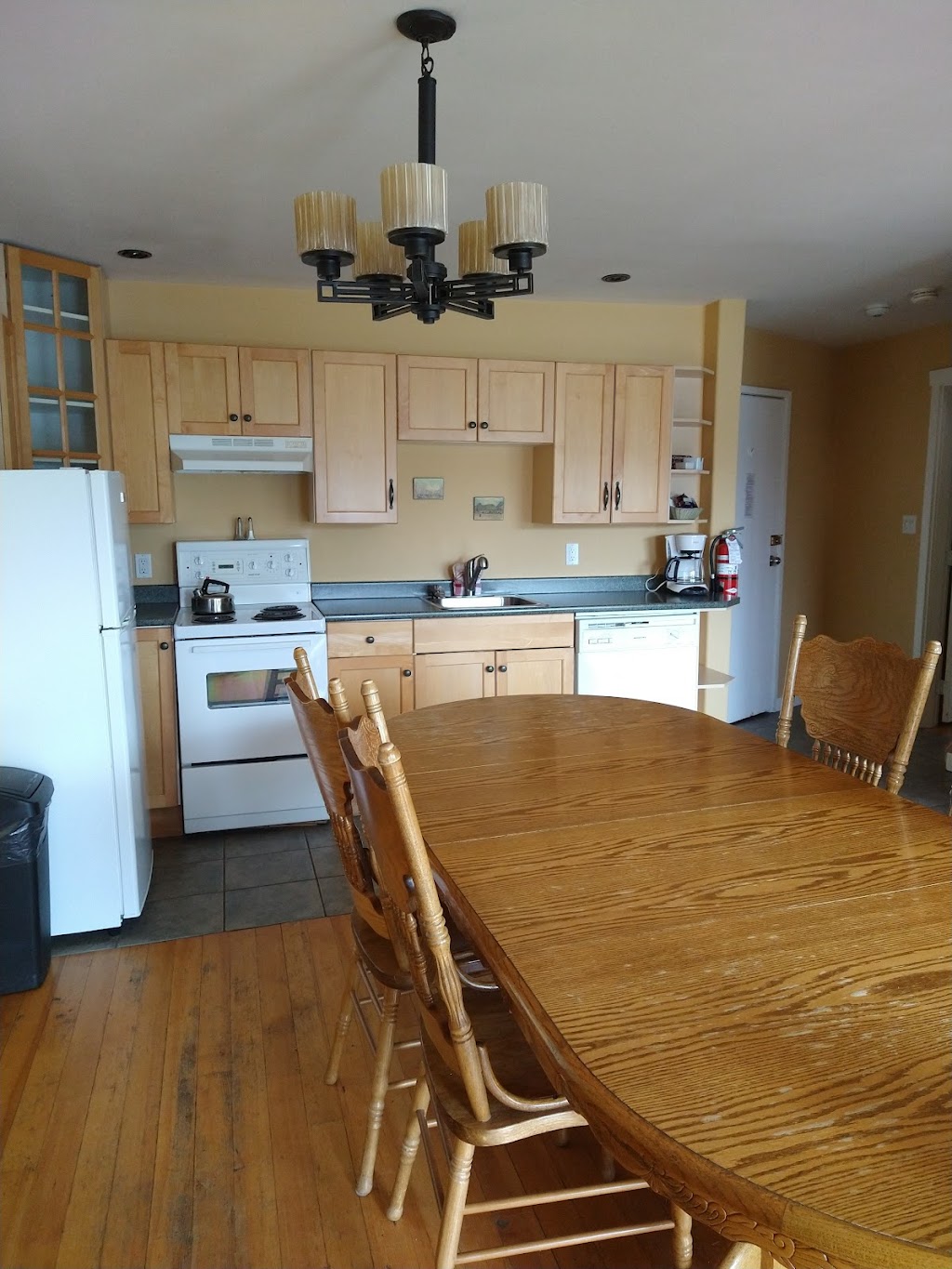 Heriot Bay Inn | 673 Hotel Rd, Heriot Bay, BC V0P 1H0, Canada | Phone: (250) 285-3322