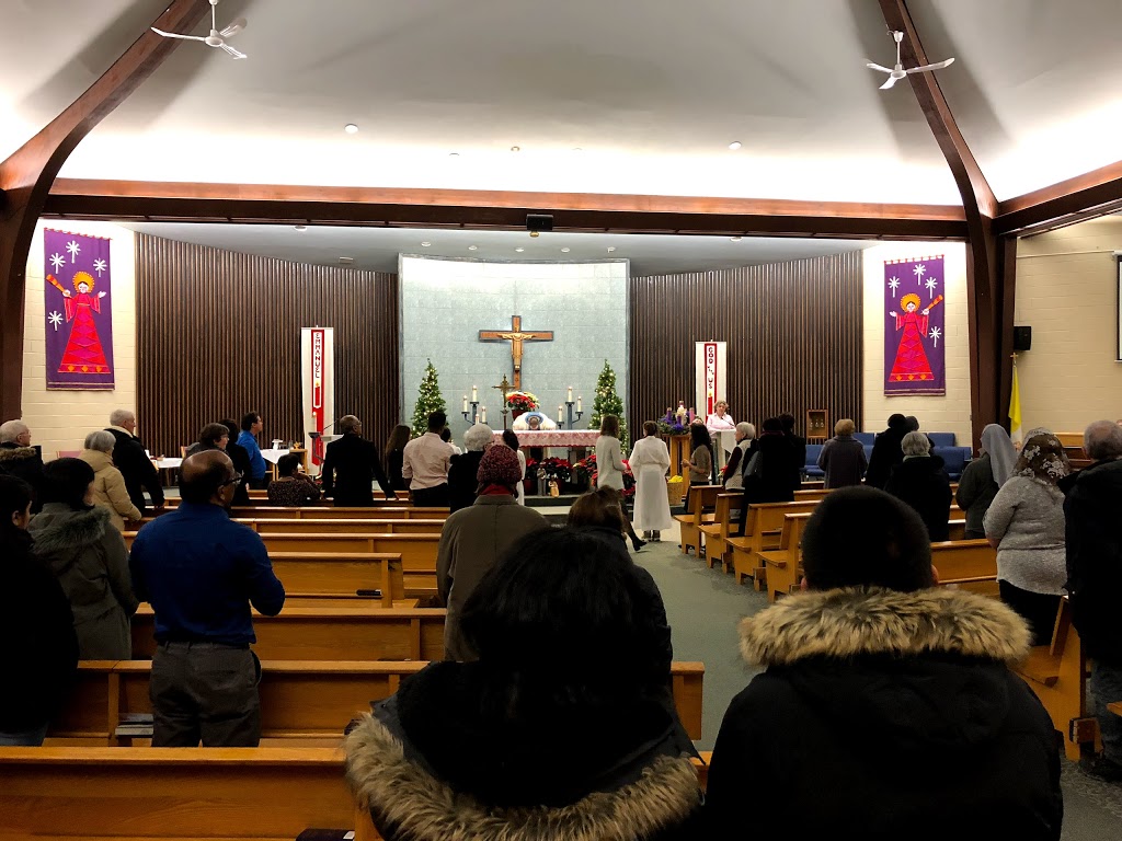 Holy Cross Parish | 685 Walkley Rd, Ottawa, ON K1V 6R8, Canada | Phone: (613) 731-7834