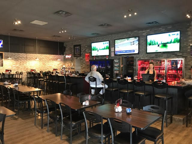 Pub Resto Broue | 387 Boulevard Armand-Paris, Québec, QC G1C 7T2, Canada | Phone: (418) 661-1202