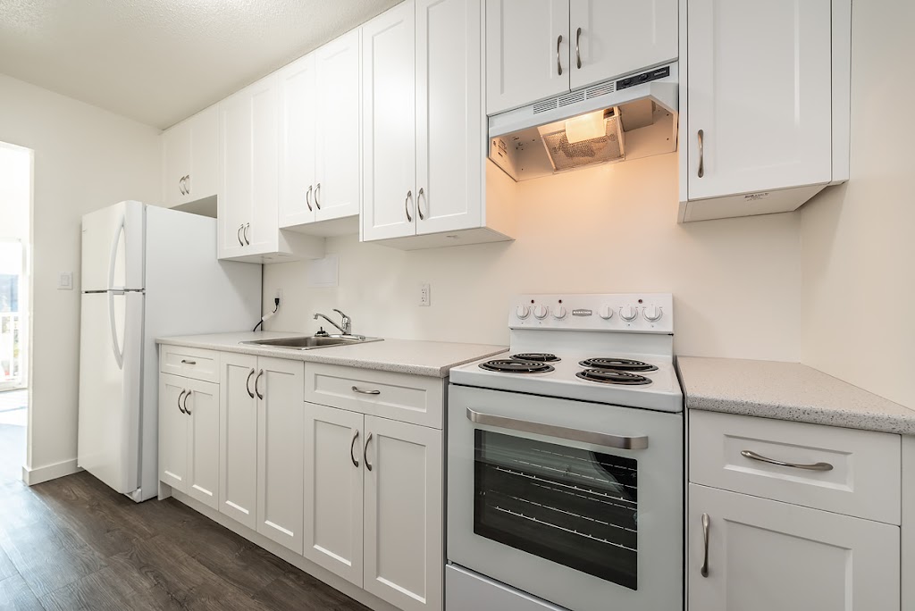 Albion Court Apartments | 45 Boyd St, Victoria, BC V8V 2C9, Canada | Phone: (250) 595-7000