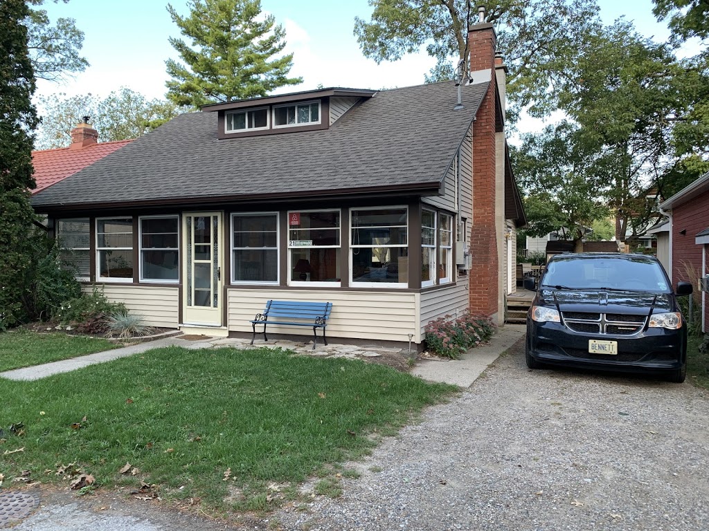 Big DECK cottage | lodging | 21 Woodward Ave, Grand Bend, ON N0M 1T0, Canada | 4164204956 OR +1 416-420-4956