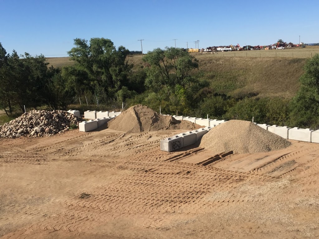 Seaborg Hauling & Excavating | 1634 Grace St, Moose Jaw, SK S6H 6Z3, Canada | Phone: (306) 631-8670
